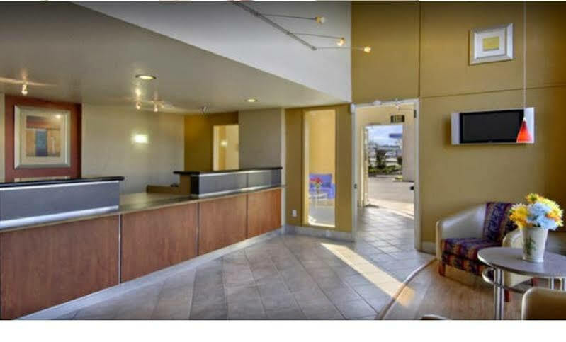 Hotel California And Suites,
